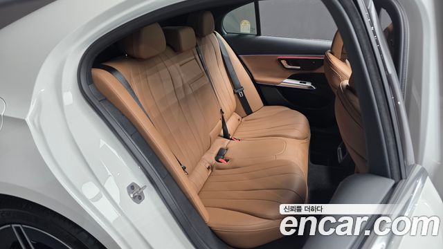 Mercedes-Benz E-Class 2026 — photo 17