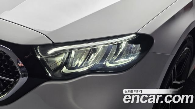 Mercedes-Benz E-Class 2026 — photo 8