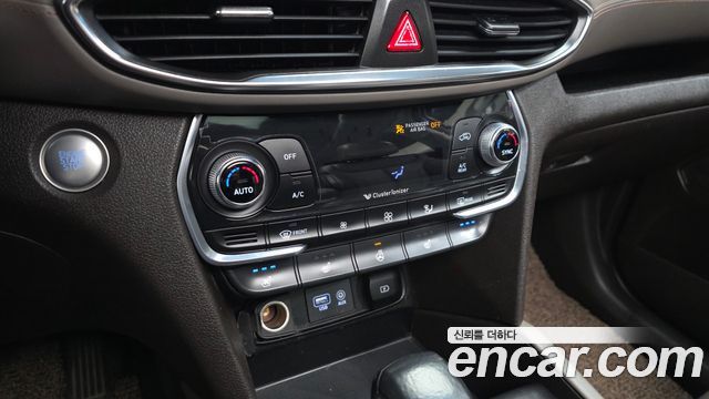 Hyundai Santafe 2019 — photo 18