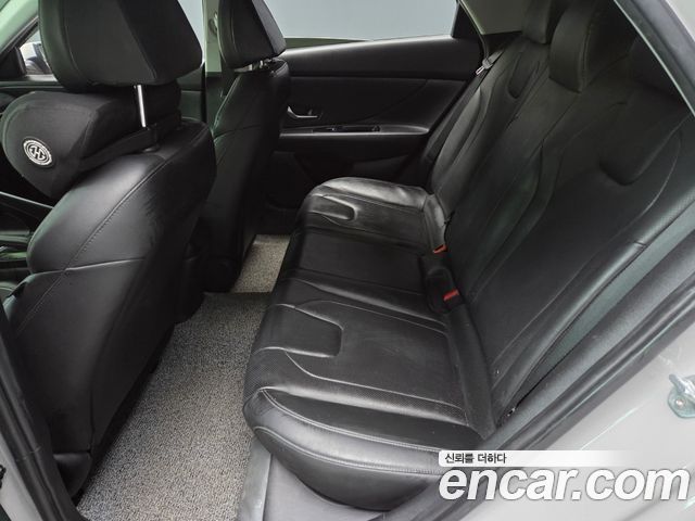 Hyundai AVANTE 2023 — photo 19