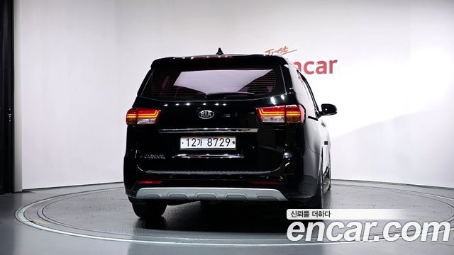 Kia Canival 2018 — photo 4