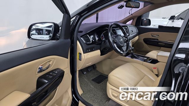 Kia Canival 2018 — photo 13