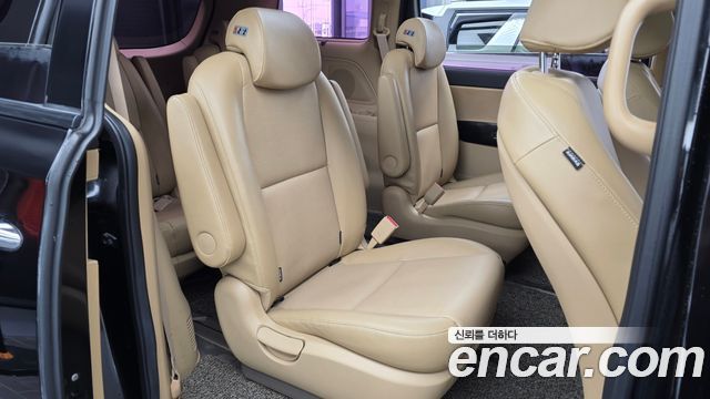 Kia Canival 2018 — photo 17