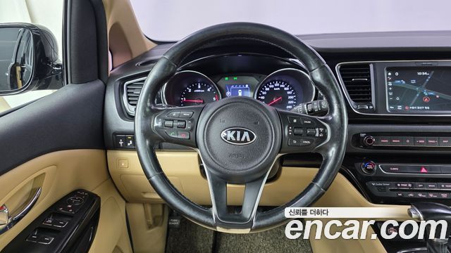 Kia Canival 2018 — photo 18
