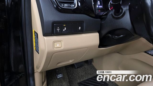 Kia Canival 2018 — photo 24