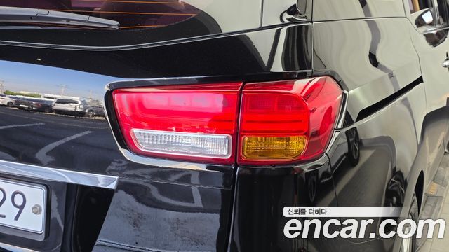 Kia Canival 2018 — photo 9