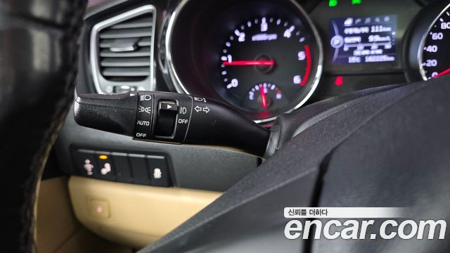 Kia Canival 2018 — photo 30