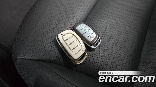 Hyundai AVANTE 2018 — photo 17