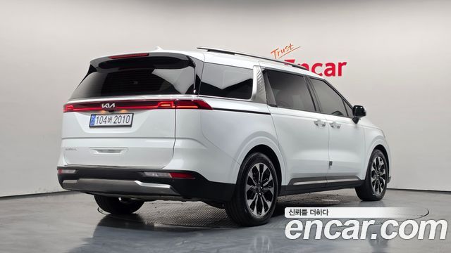 Kia Canival 2023 — photo 2