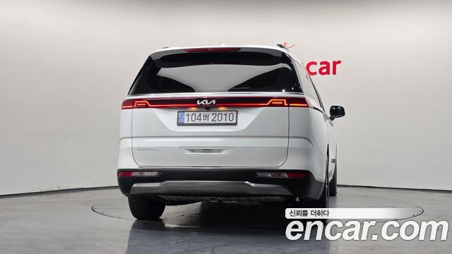Kia Canival 2023 — photo 4