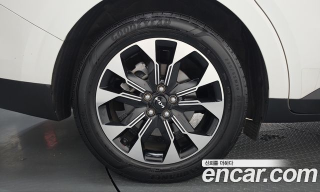 Kia Canival 2023 — photo 5