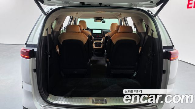 Kia Canival 2023 — photo 25