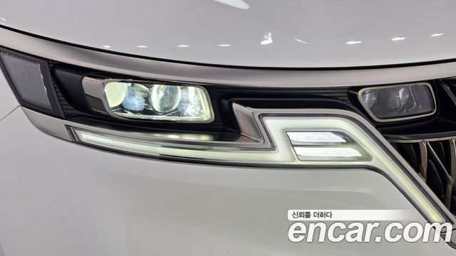 Kia Canival 2023 — photo 8