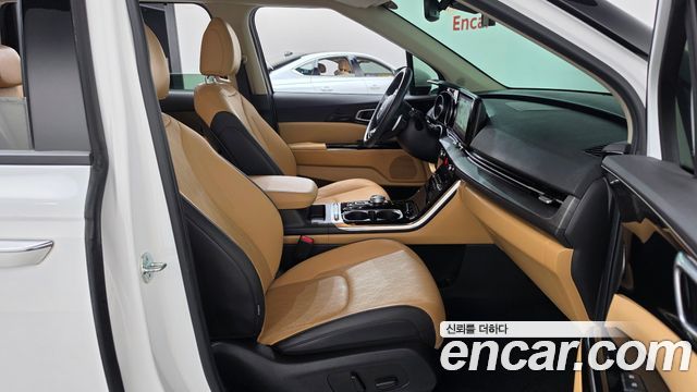 Kia Canival 2023 — photo 16