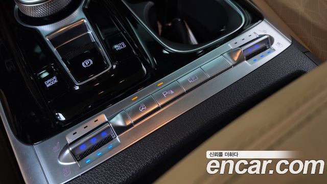 Kia Canival 2023 — photo 31