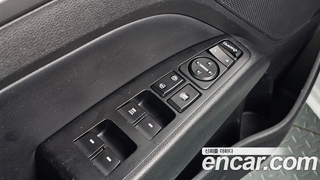 Hyundai AVANTE 2017 — photo 20