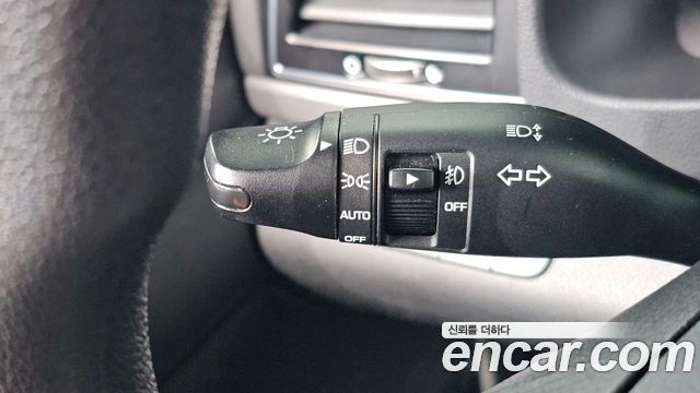 Hyundai AVANTE 2017 — photo 24