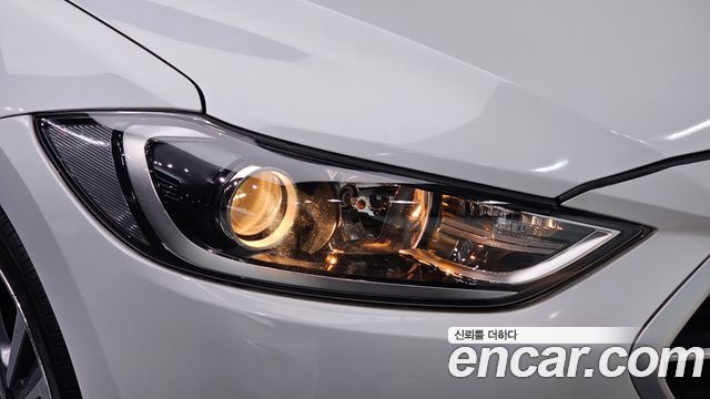 Hyundai AVANTE 2017 — photo 8
