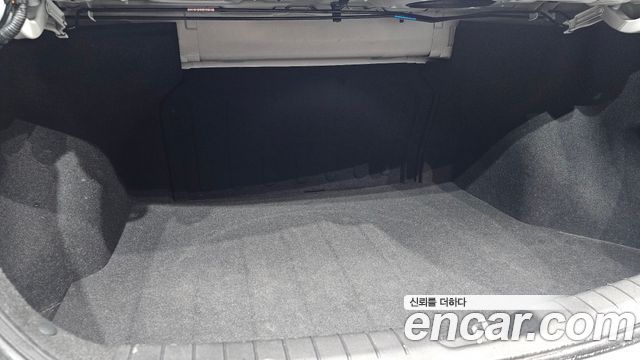 Hyundai AVANTE 2017 — photo 28