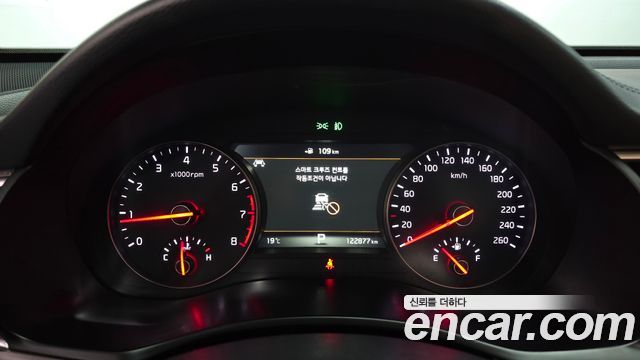 Kia K7 2017 — photo 11