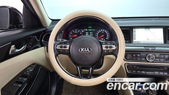 Kia K7 2017 — photo 18