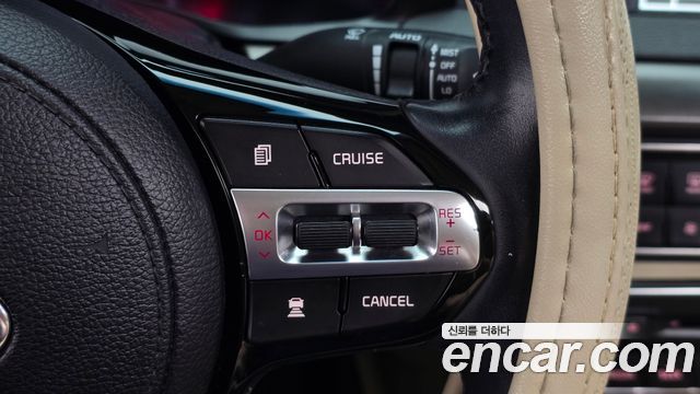 Kia K7 2017 — photo 21