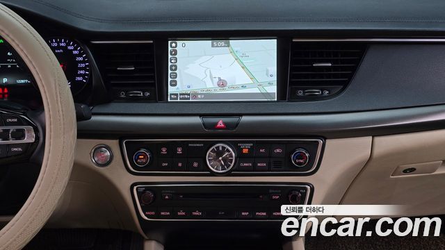 Kia K7 2017 — photo 23