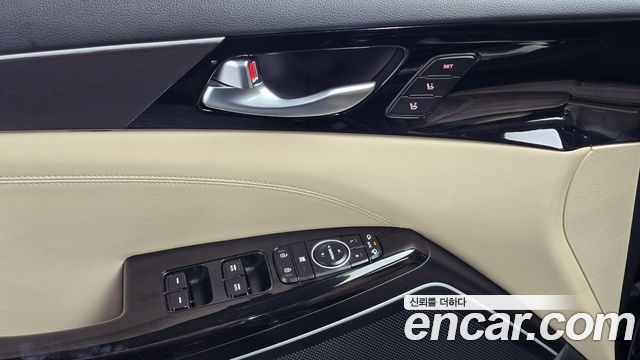 Kia K7 2017 — photo 25