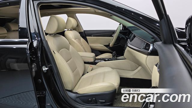 Kia K7 2017 — photo 16