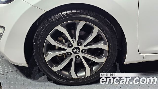Hyundai AVANTE 2013 — photo 5