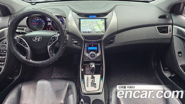 Hyundai AVANTE 2013 — photo 10