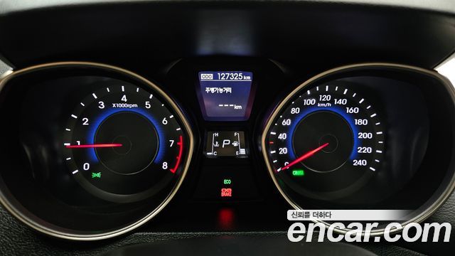Hyundai AVANTE 2013 — photo 11