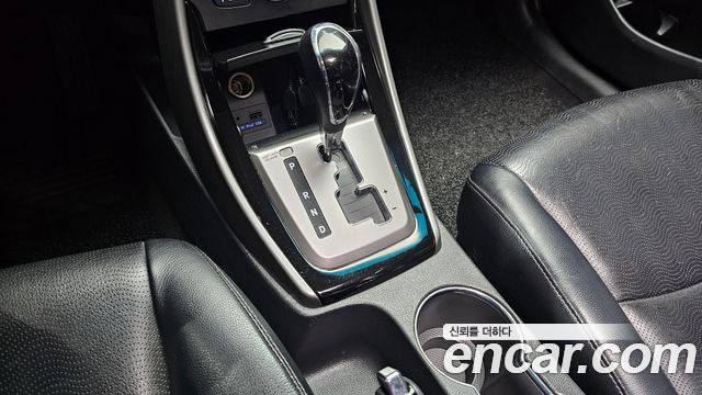 Hyundai AVANTE 2013 — photo 12