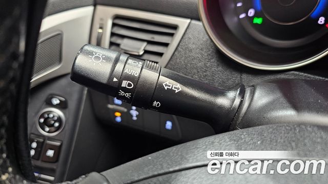 Hyundai AVANTE 2013 — photo 24
