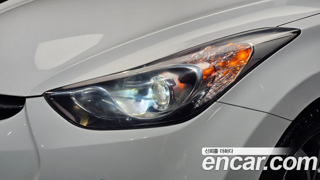 Hyundai AVANTE 2013 — photo 8