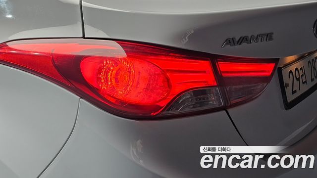 Hyundai AVANTE 2013 — photo 9