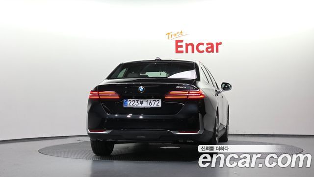 BMW 5-Series 2026 — photo 4