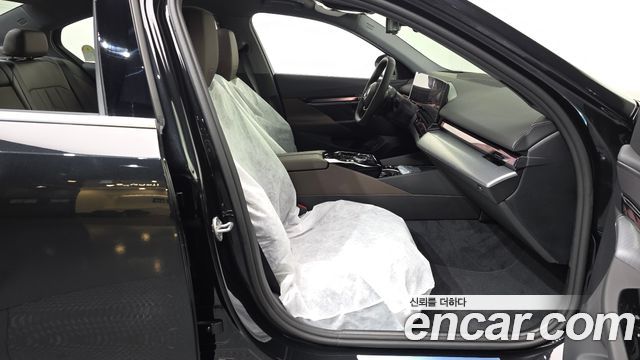 BMW 5-Series 2026 — photo 16