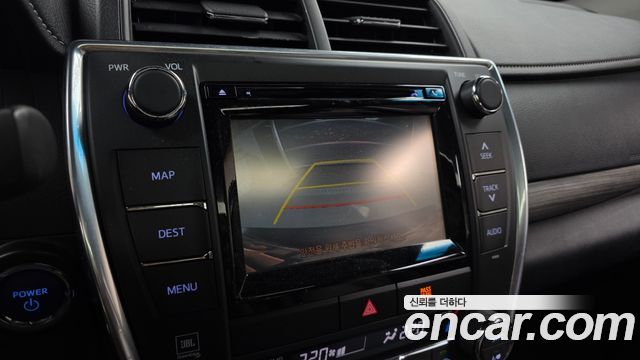 Toyota Camry 2016 — photo 16