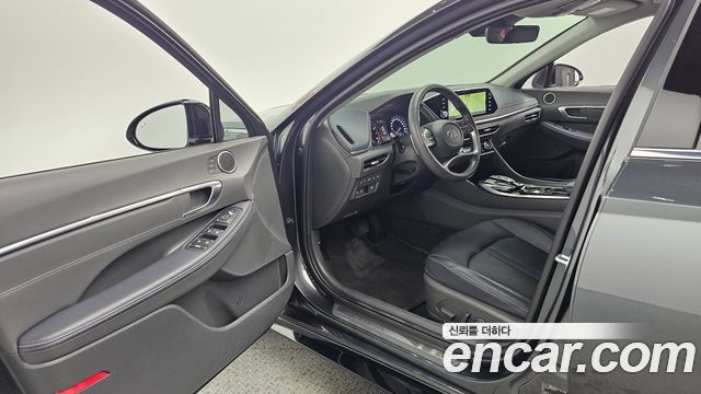 Hyundai Sonata 2022 — photo 13