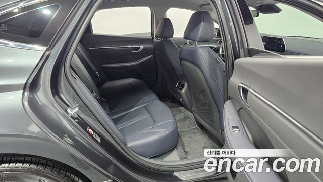 Hyundai Sonata 2022 — photo 17