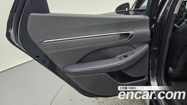 Hyundai Sonata 2022 — photo 15
