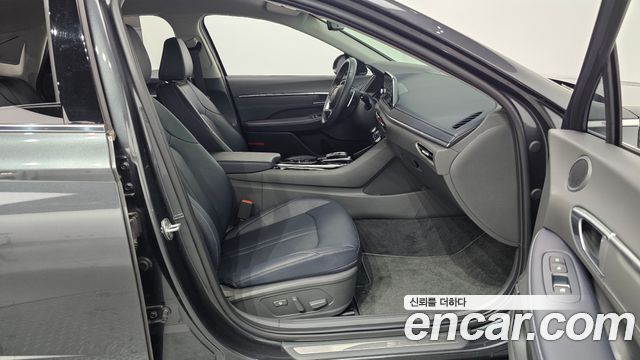 Hyundai Sonata 2022 — photo 16