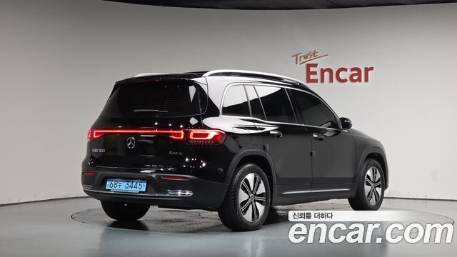Mercedes-Benz EQB 2024 — photo 2