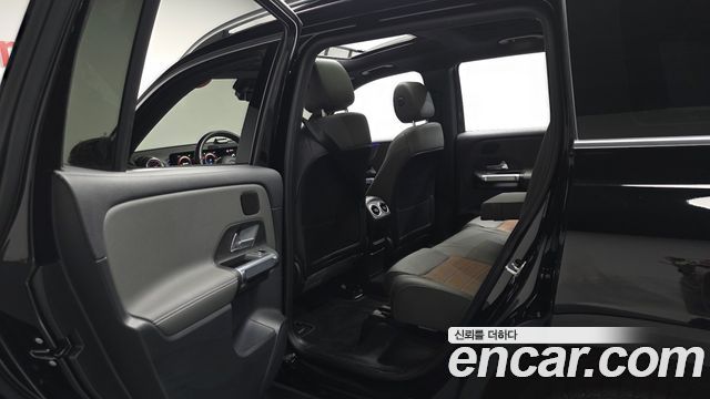 Mercedes-Benz EQB 2024 — photo 18