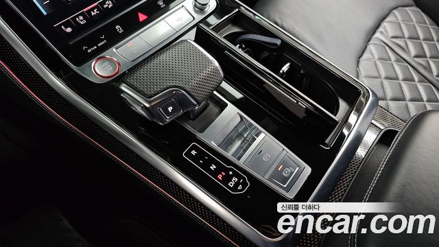 Audi SQ8 2020 — photo 12