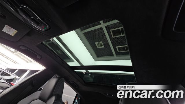 Audi SQ8 2020 — photo 25