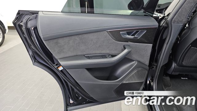 Audi SQ8 2020 — photo 15
