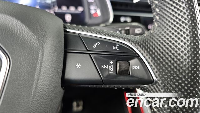 Audi SQ8 2020 — photo 33