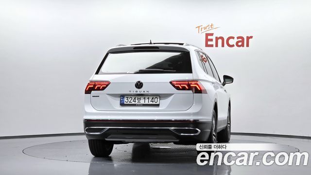 Volkswagen Tiguan 2023 — photo 4